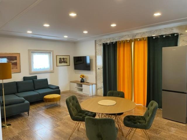 מאקרסקה Villa Luce Mit Pool מראה חיצוני תמונה
