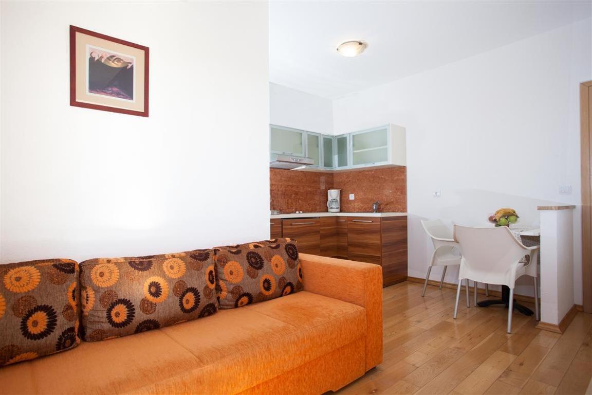 מאקרסקה Villa Luce Mit Pool מראה חיצוני תמונה