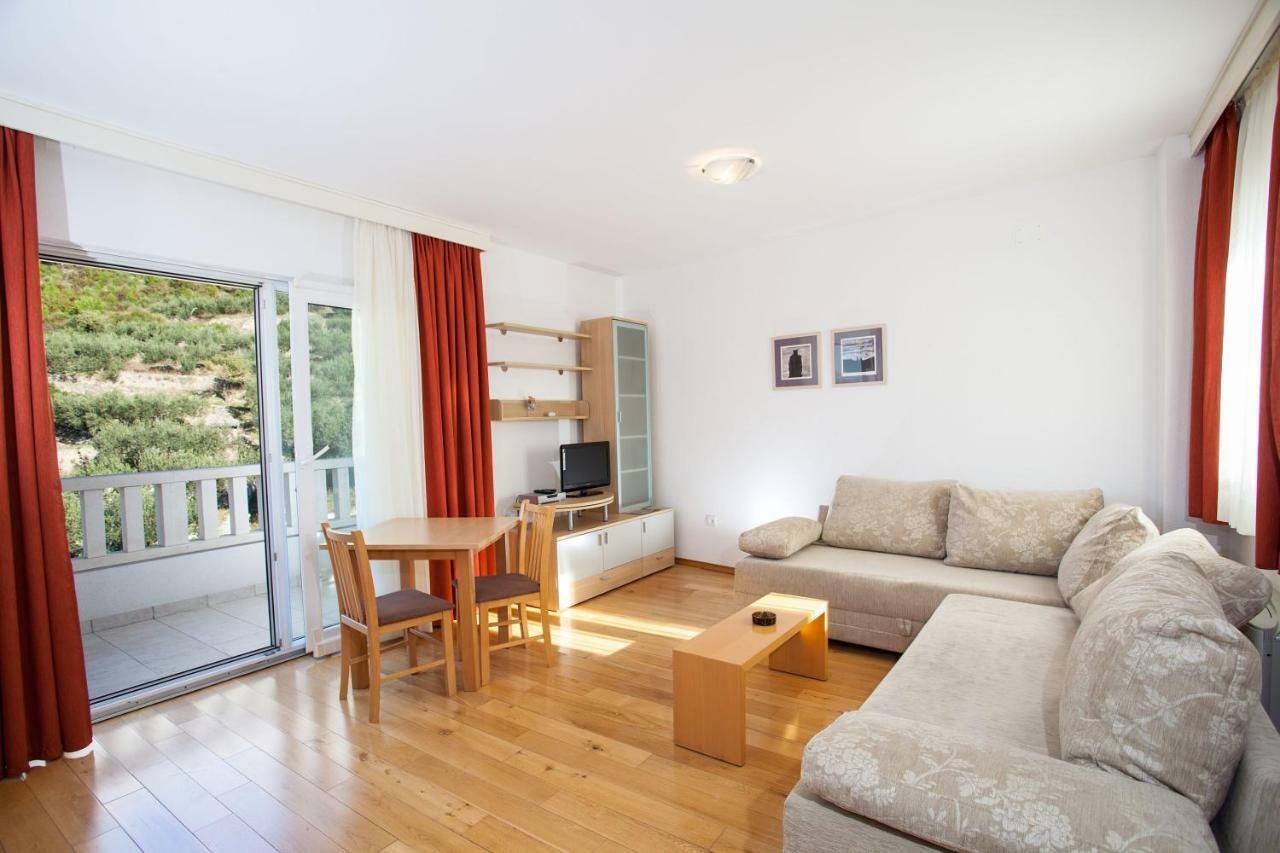 מאקרסקה Villa Luce Mit Pool מראה חיצוני תמונה