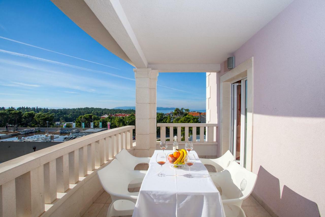 מאקרסקה Villa Luce Mit Pool מראה חיצוני תמונה